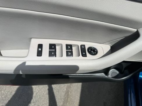 Used 2019 Hyundai Sonata SEL w/ Tech Package 02 FWD image 28