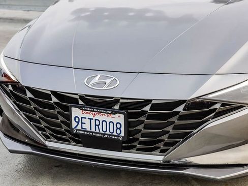 Used 2023 Hyundai Elantra Limited FWD image 6