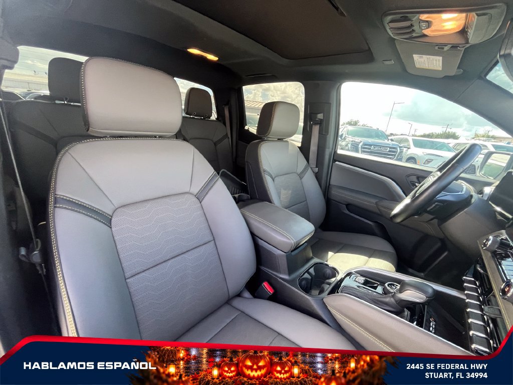 Used 2025 Chevrolet Colorado ZR2 w/ Technology Package AWD/4WD image 16
