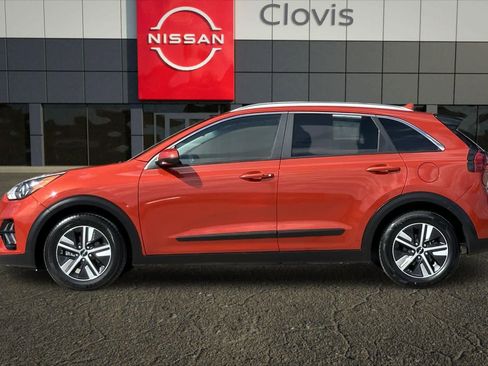 Used 2022 Kia Niro LXS FWD image 6