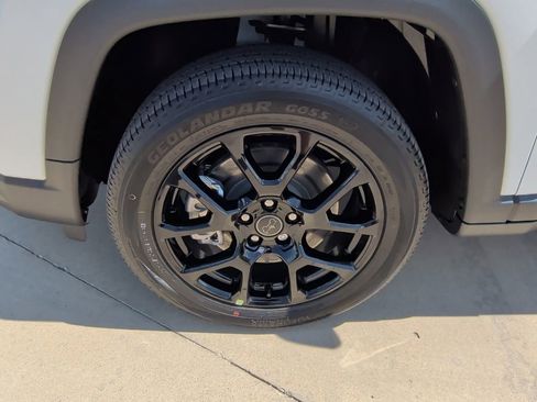 New 2026 Jeep Compass Latitude image 41