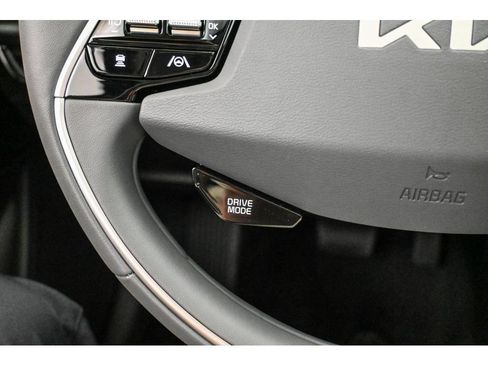 New 2026 Kia Niro FWD image 23
