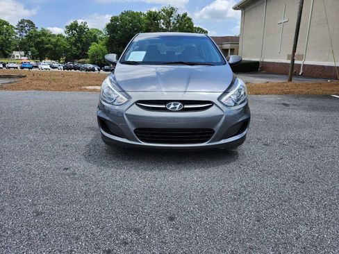 Used 2016 Hyundai Accent SE FWD image 2