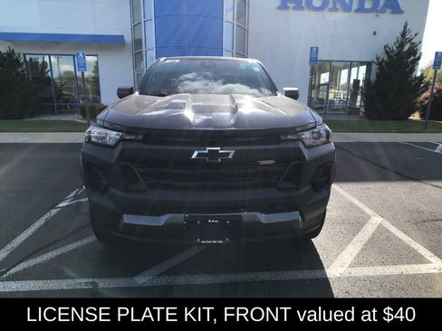 Used 2023 Chevrolet Colorado Trail Boss AWD/4WD image 2