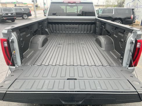 Used 2026 GMC Sierra 3500 Denali Ultimate w/ LPO, Black Badging Package AWD/4WD image 12