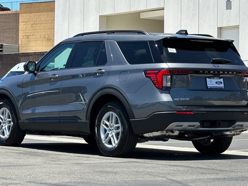 New 2026 Ford Explorer Active w/ Active Comfort Package RWD image 5