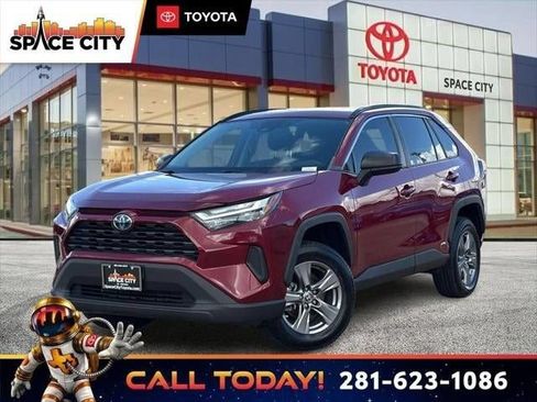 Used 2024 Toyota RAV4 LE AWD/4WD image 2
