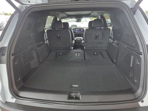 New 2026 Chevrolet Traverse LT w/ Sun and Wheel Package image 10