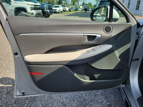 Used 2025 Hyundai Sonata SEL FWD image 19