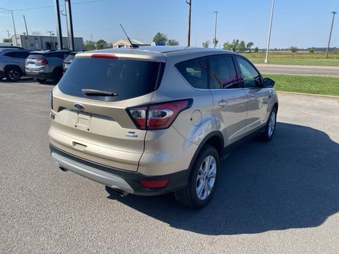 Used 2017 Ford Escape SE w/ SE Cold Weather Package image 6