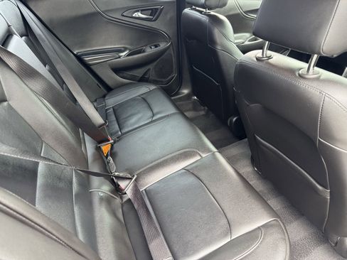 Used 2018 Chevrolet Malibu LT w/ Leather Package FWD image 20