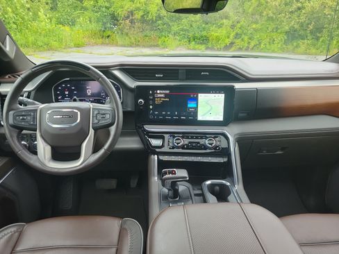 Used 2025 GMC Sierra 1500 Denali AWD/4WD image 18