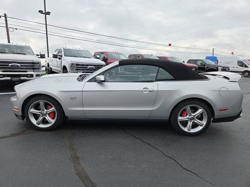 Used 2010 Ford Mustang GT Premium RWD image 3