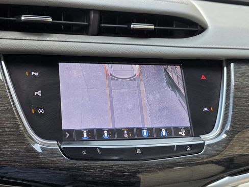 Used 2020 Cadillac XT6 Premium Luxury FWD image 30