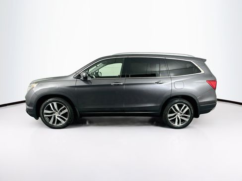 Used 2017 Honda Pilot Touring image 4