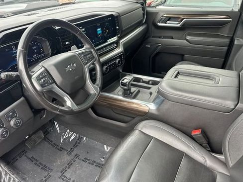 Used 2022 Chevrolet Silverado 1500 LT Trail Boss w/ Convenience Package II image 11