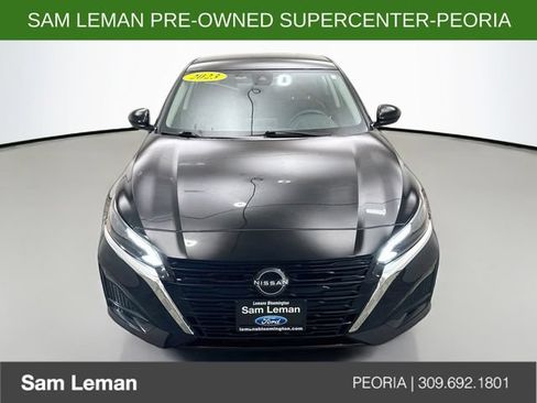 Used 2023 Nissan Altima 2.5 SV FWD image 2