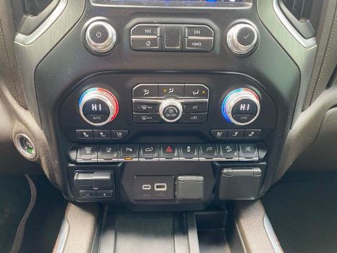 Used 2023 GMC Sierra 2500 Denali w/ Denali Ultimate Package AWD/4WD image 22