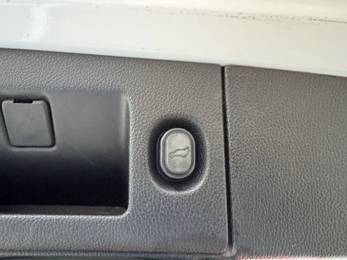 Used 2018 Chevrolet Tahoe Premier image 35