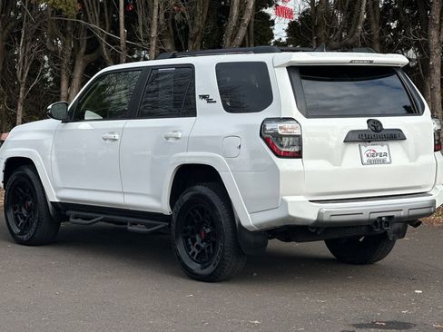 Used 2023 Toyota 4Runner TRD Off-Road Premium image 6