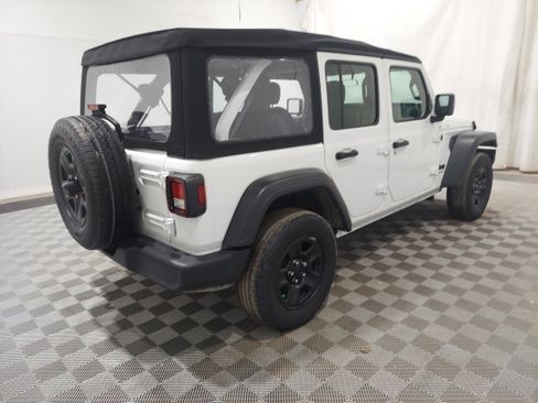 Used 2024 Jeep Wrangler Unlimited Sport AWD/4WD image 3