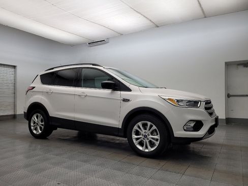 Used 2018 Ford Escape SE w/ SE Sync 3 Package image 11