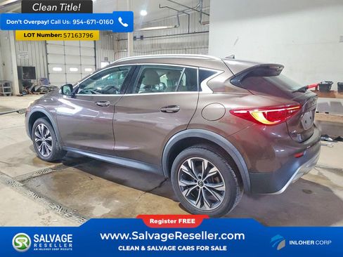 Used 2018 INFINITI QX30 Premium w/ Navigation Package AWD/4WD image 3
