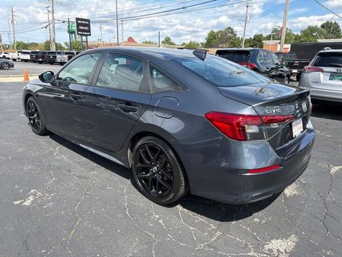Used 2024 Honda Civic Sport image 4