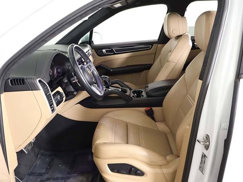 Used 2022 Porsche Cayenne GTS image 34