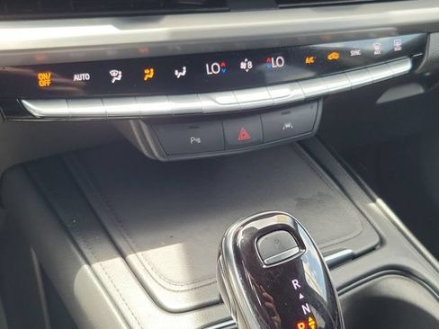 Used 2025 Cadillac XT4 Premium Luxury FWD image 27