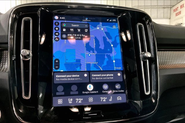 Certified 2023 Volvo XC40 B5 Plus w/ Climate Package AWD/4WD image 34