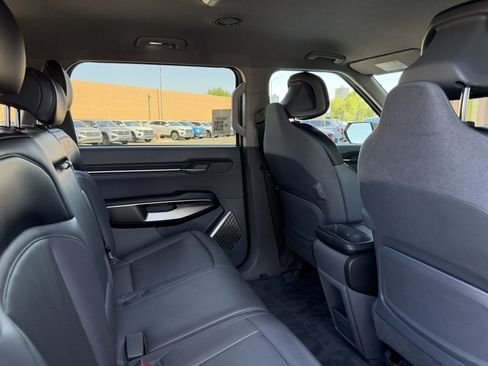Used 2024 Kia EV9 Light RWD image 42