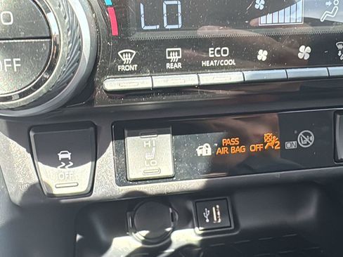 Certified 2025 Toyota RAV4 XLE w/ Convenience Package image 21