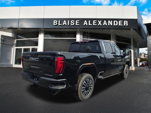 New 2026 GMC Sierra 2500 Denali Ultimate image 3
