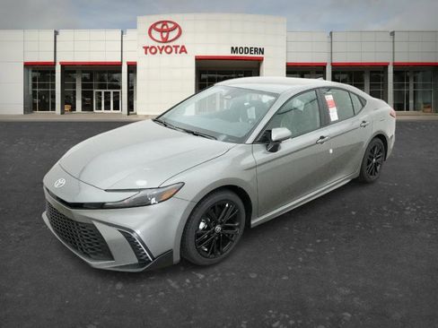 New 2026 Toyota Camry SE image 1