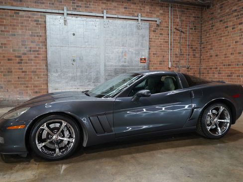 Used 2012 Chevrolet Corvette Grand Sport w/ 3LT Preferred Equipment Group image 8