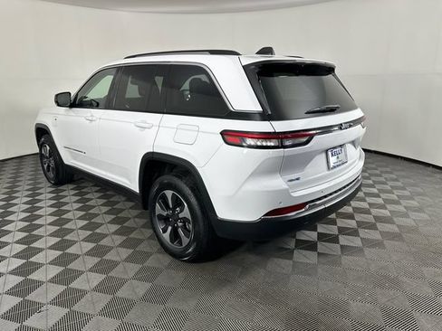 Used 2023 Jeep Grand Cherokee 4WD 4xe image 3