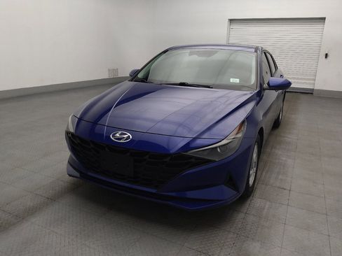 Used 2021 Hyundai Elantra SE FWD image 15