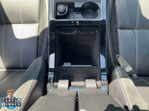 Used 2018 Land Rover Range Rover Velar R-Dynamic SE AWD/4WD image 45