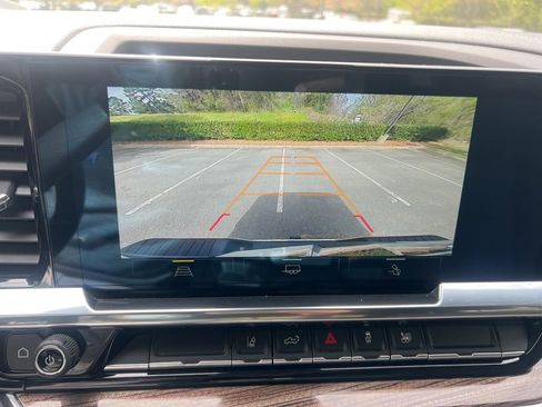 Used 2024 Chevrolet Silverado 2500 LT w/ Convenience Package image 29