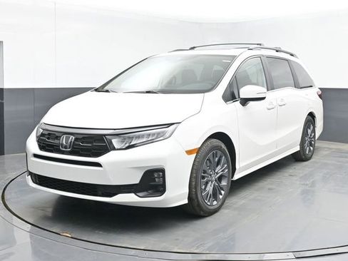 New 2026 Honda Odyssey Touring image 5