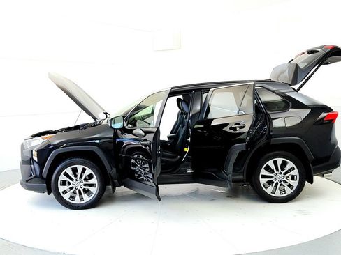Used 2021 Toyota RAV4 XLE Premium AWD/4WD image 10