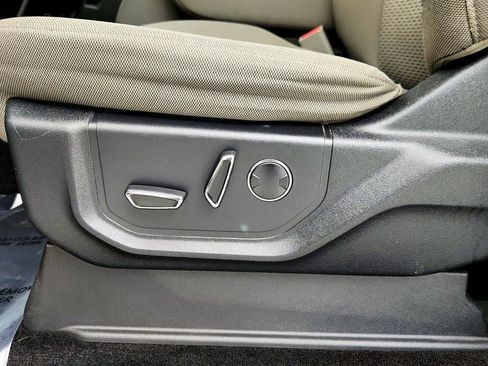 Used 2017 Ford F150 XLT w/ Equipment Group 302A Luxury image 11