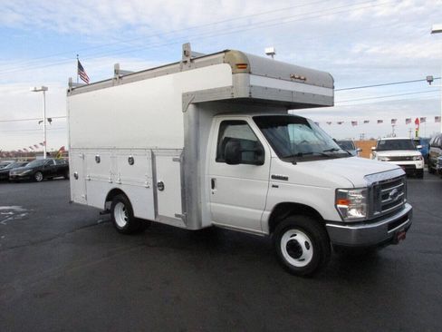 Used 2012 Ford E-350 and Econoline 350 Super Duty w/ PWR Locks & Windows Group RWD image 3