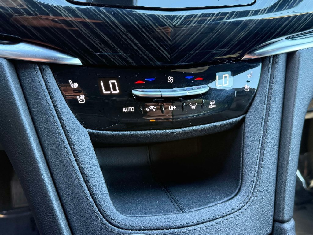 Used 2024 Cadillac XT6 Premium Luxury w/ Technology Package AWD/4WD image 26