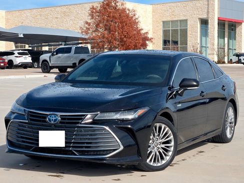 Used 2021 Toyota Avalon Limited w/ Advanced Safety Package image 2