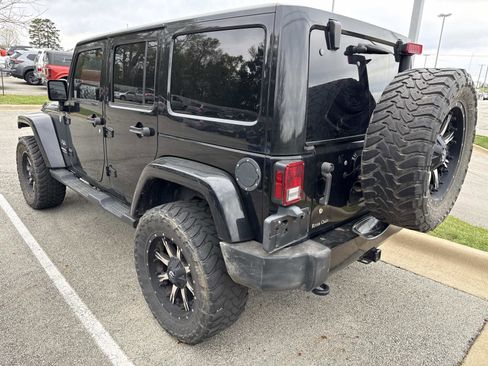 Used 2016 Jeep Wrangler Unlimited Sahara w/ Connectivity Group image 6