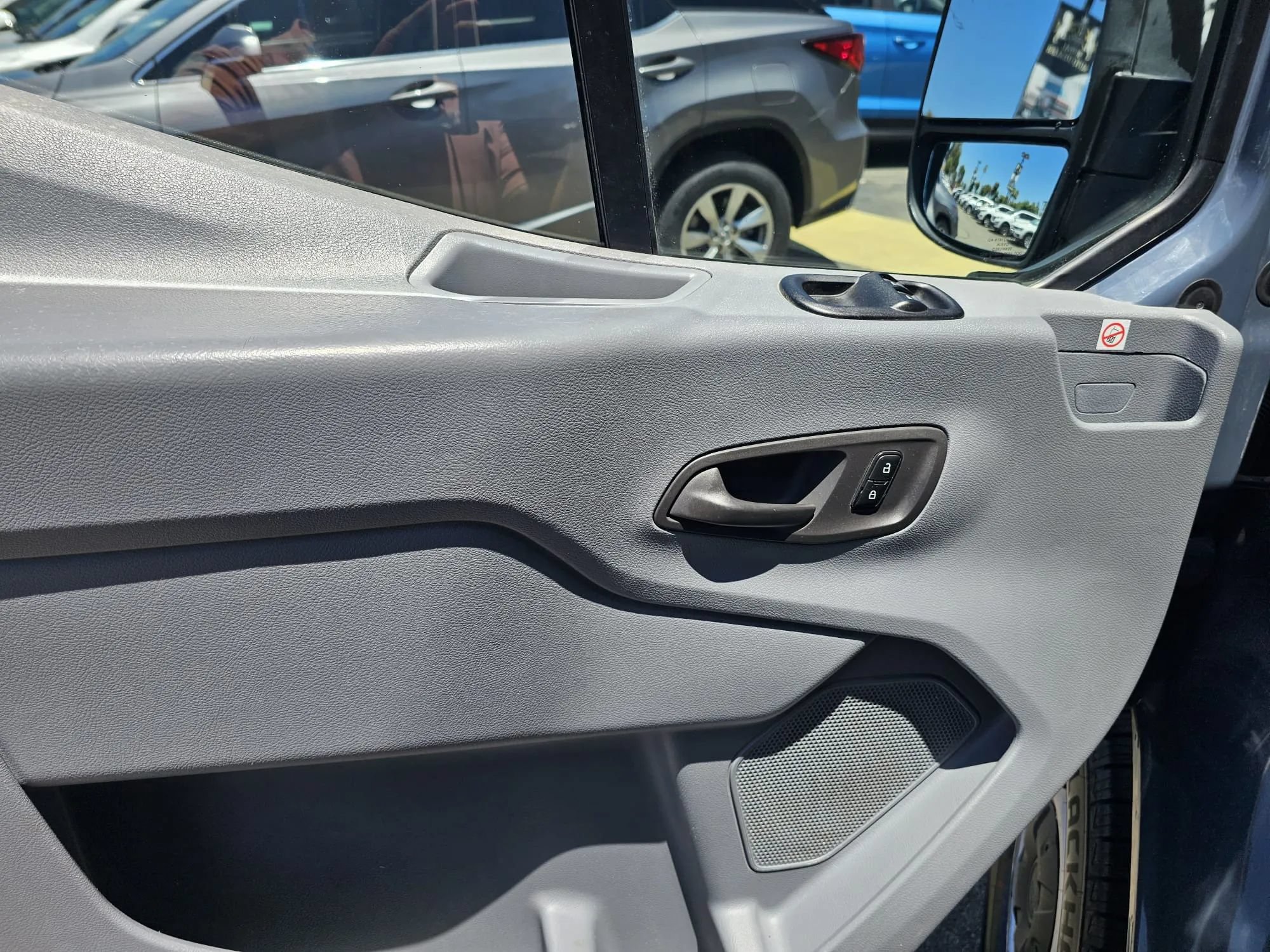 Used 2019 Ford Transit 250 148 High Roof Extended RWD image 9