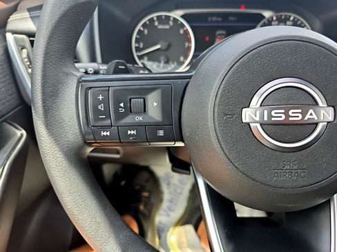 Used 2023 Nissan Rogue S image 24