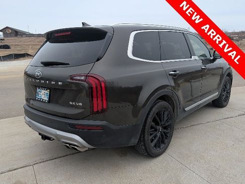 Used 2020 Kia Telluride SX w/ Towing Package image 3